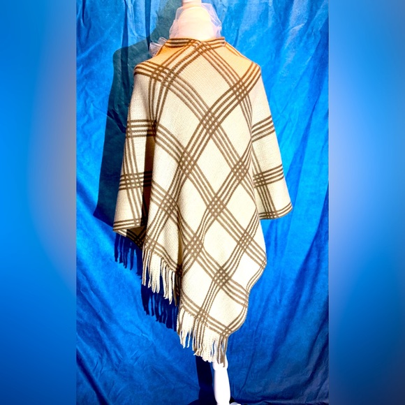 Kimberly C Knit Cream Plaid Poncho - Picture 3 of 6